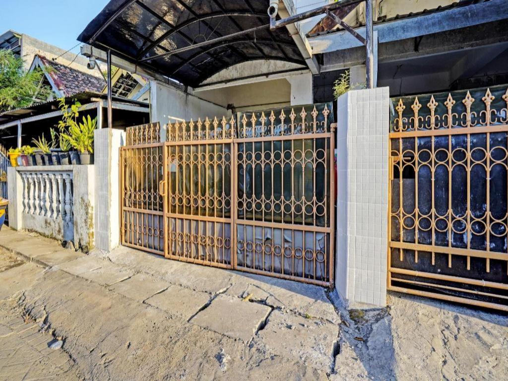 Spot On 92652 Meir E-Homestay 2 Surabaya Exterior photo