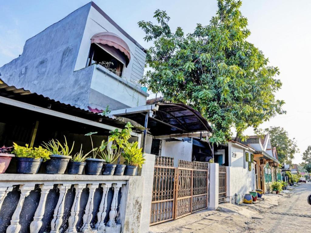 Spot On 92652 Meir E-Homestay 2 Surabaya Exterior photo