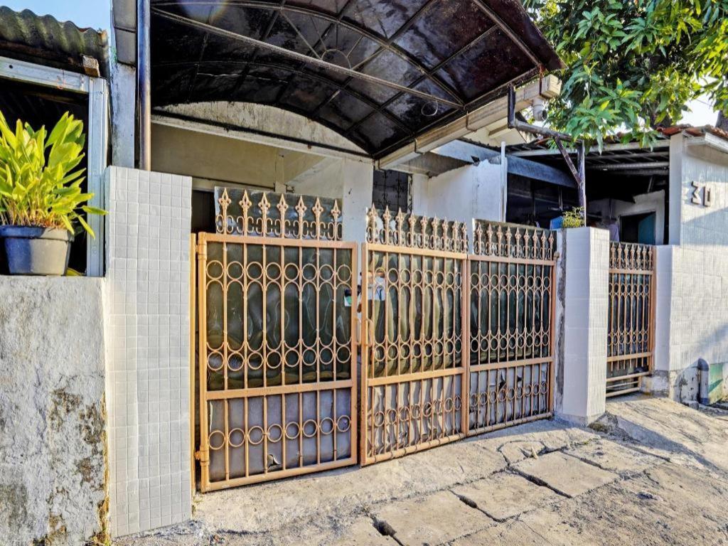 Spot On 92652 Meir E-Homestay 2 Surabaya Exterior photo